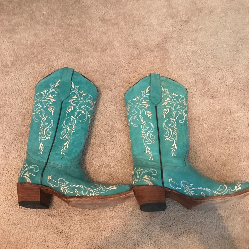 Women’s cowboy boots